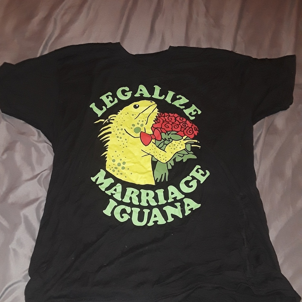 Graphic tshirt